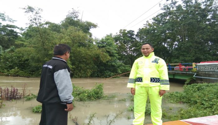 Kali Bkung Meluap Akibat Hujan Deras Di Desa Kalirejo 01