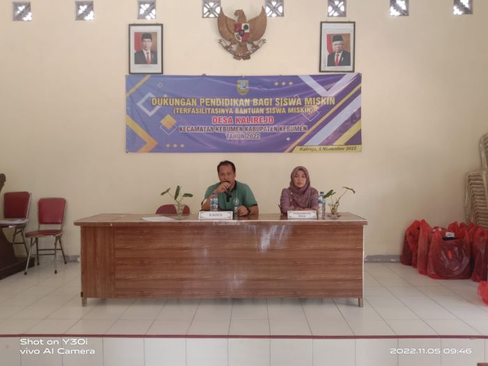 Fasilitasi Bantuan Bagi SIswa Miskin Desa Kalirejo 