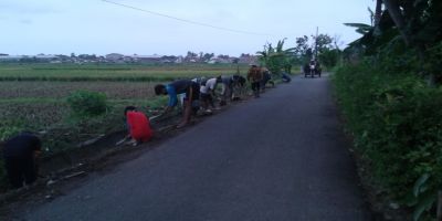 Warga Pesugiah Rw 02 Desa Kalirejo melaksanakan PKT 